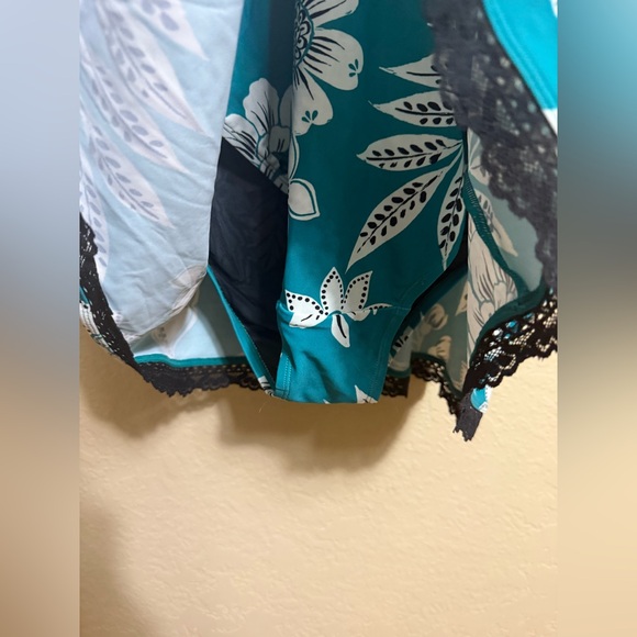 Torrid Swim Dress Womens 4X  Wireless Swim Dress one piece Floral teal - Picture 6 of 7